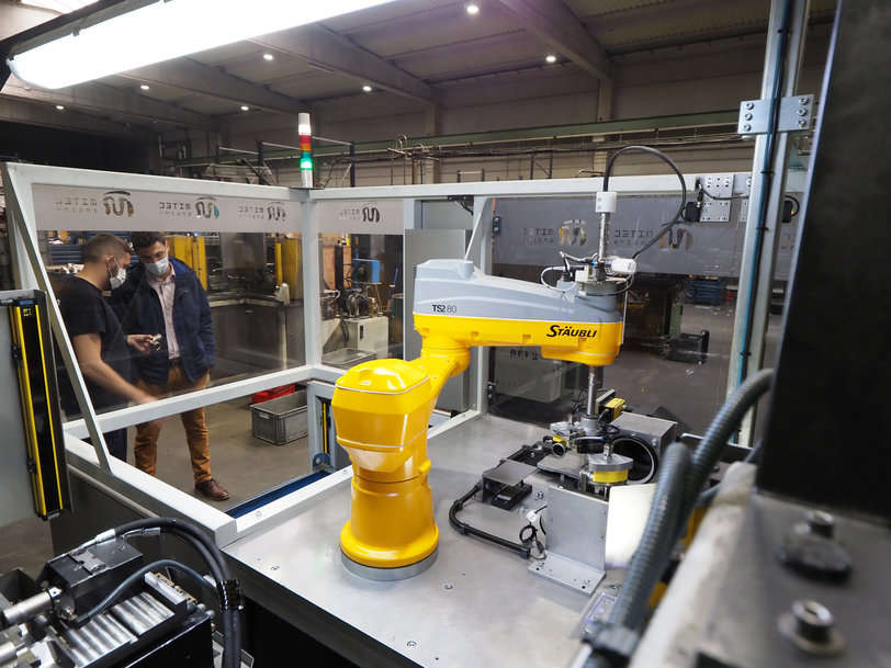 Wenn zwei Robotertypen „Hand in Hand“ arbeiten